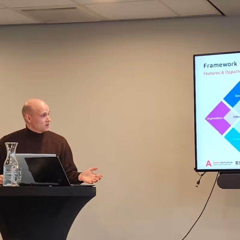 Referent präsentiert Resilienz-Framework auf internationaler Konferenz an der Delft University of Technology